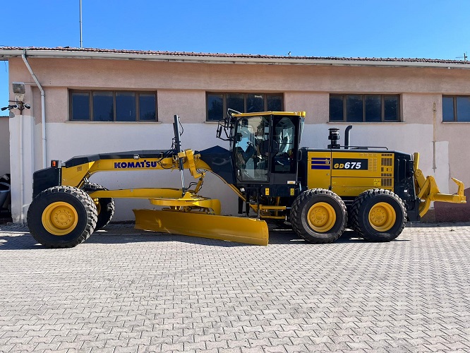 MAKİNE PARKINA YENİ BİR GREYDER